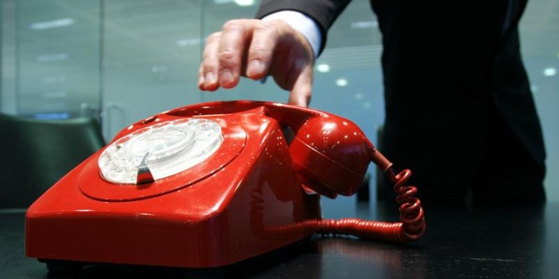 Liên Hệ Kubet - Hỗ Trợ Hội Viên Nhanh Chóng, An Toàn 2025 2 Gặp nhân viên thông qua Hotline là hình thức liên lạc nhanh